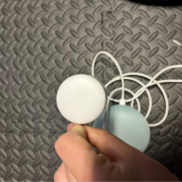 I got all new Alexa’s for Christmas that aren’t compatible with the google. - Picture 3 of 5